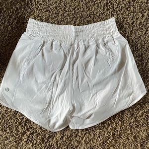 Lululemon Hotty Hot High Rise 4” Short NEVER WORN!